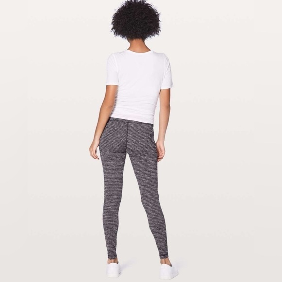 Lululemon Wunder Under Hi-Rise Tight *28" Coco Pique Black White women’s size 4 - Picture 3 of 9